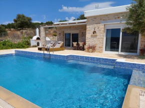 Гостиница Villa Petra  Камилари